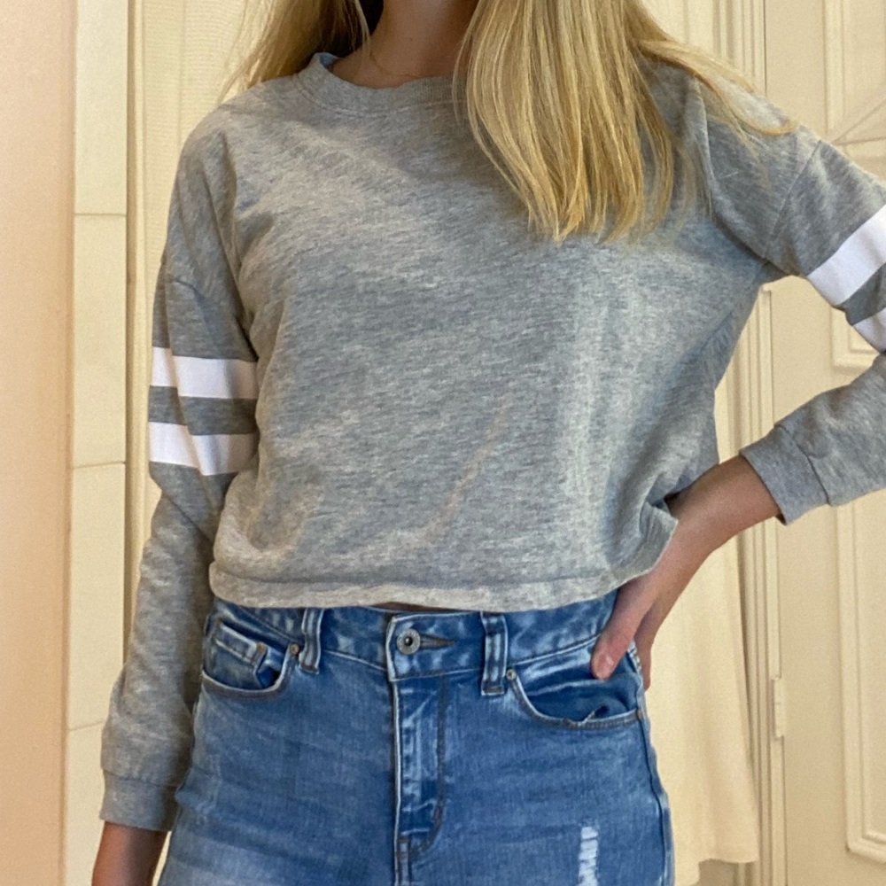 Light gray pullover - Picture 2 of 4
